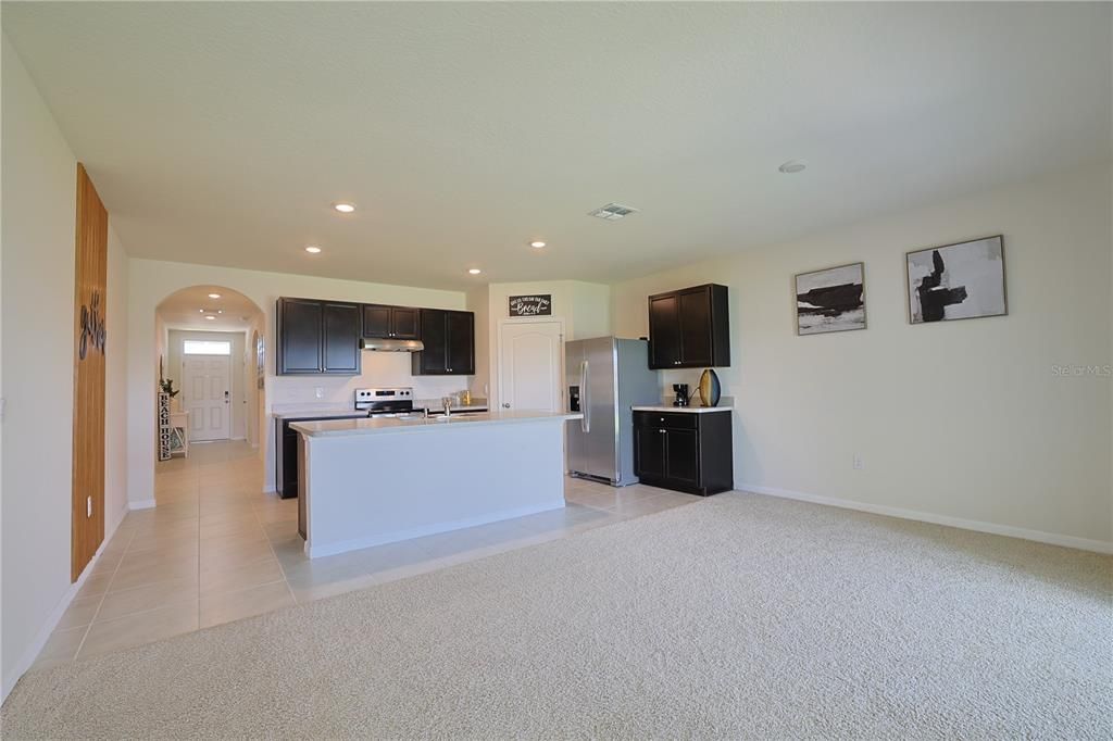 For Rent: $2,500 (4 beds, 2 baths, 1855 Square Feet)