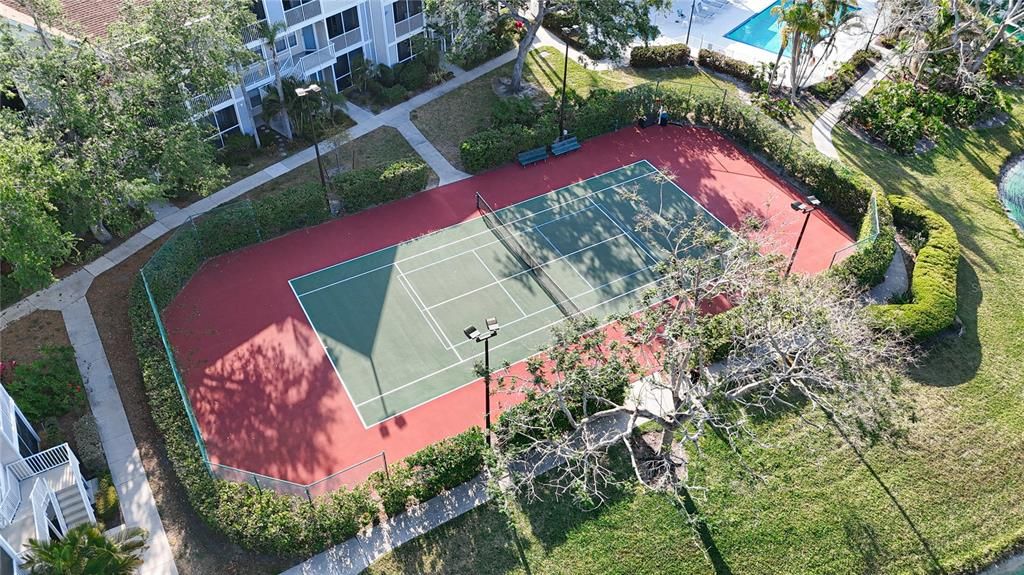 合同活跃: $198,000 (1 贝兹, 1 浴室, 576 平方英尺)