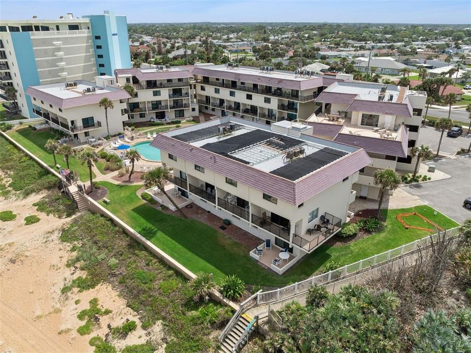 For Sale: $275,000 (1 beds, 1 baths, 924 Square Feet)