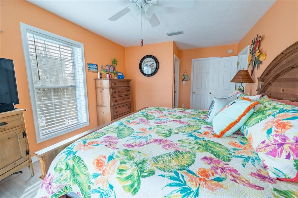 For Sale: $550,000 (4 beds, 4 baths, 1920 Square Feet)