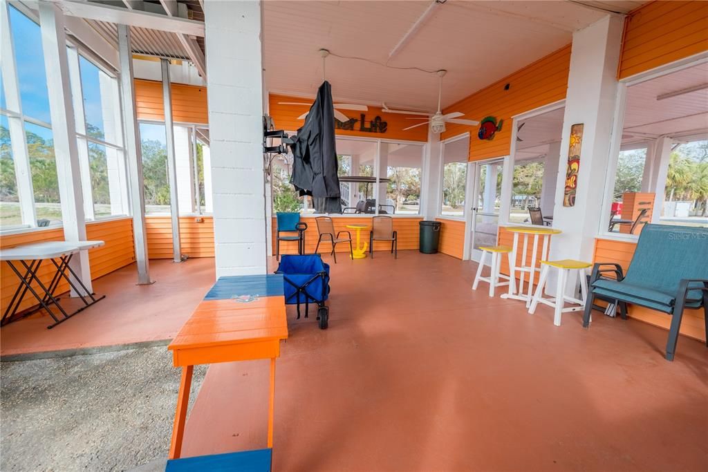 For Sale: $550,000 (4 beds, 4 baths, 1920 Square Feet)
