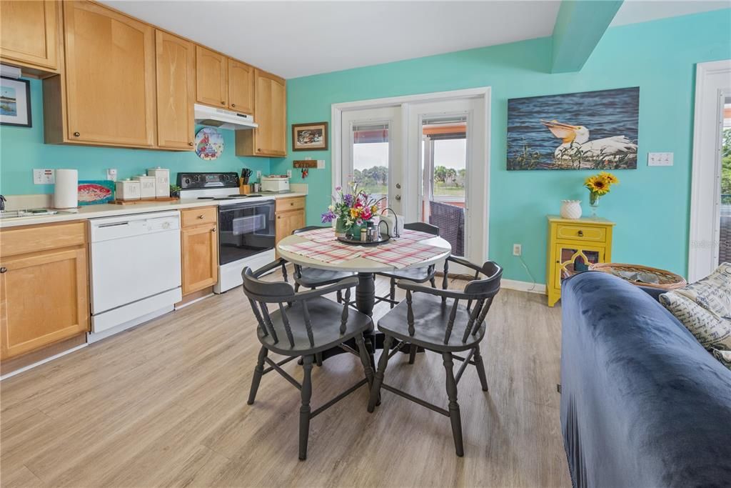 For Sale: $550,000 (4 beds, 4 baths, 1920 Square Feet)