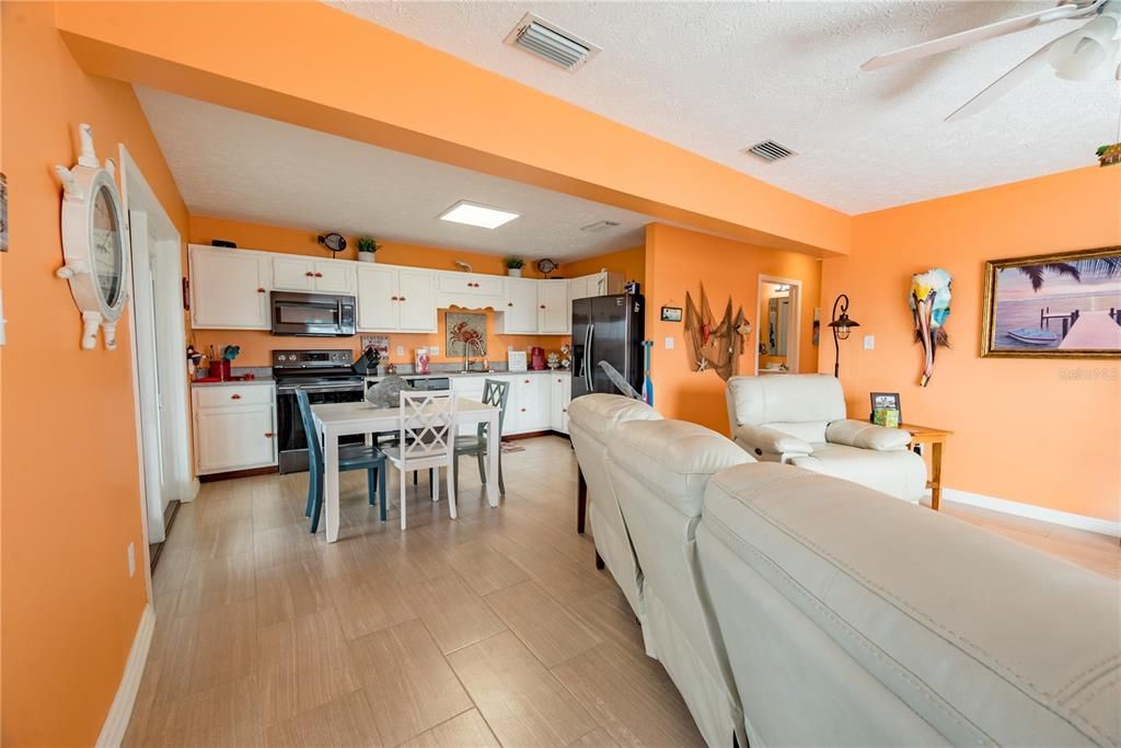 For Sale: $550,000 (4 beds, 4 baths, 1920 Square Feet)