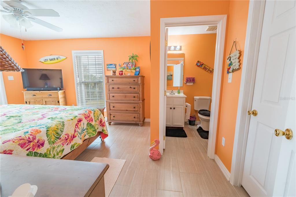 For Sale: $550,000 (4 beds, 4 baths, 1920 Square Feet)
