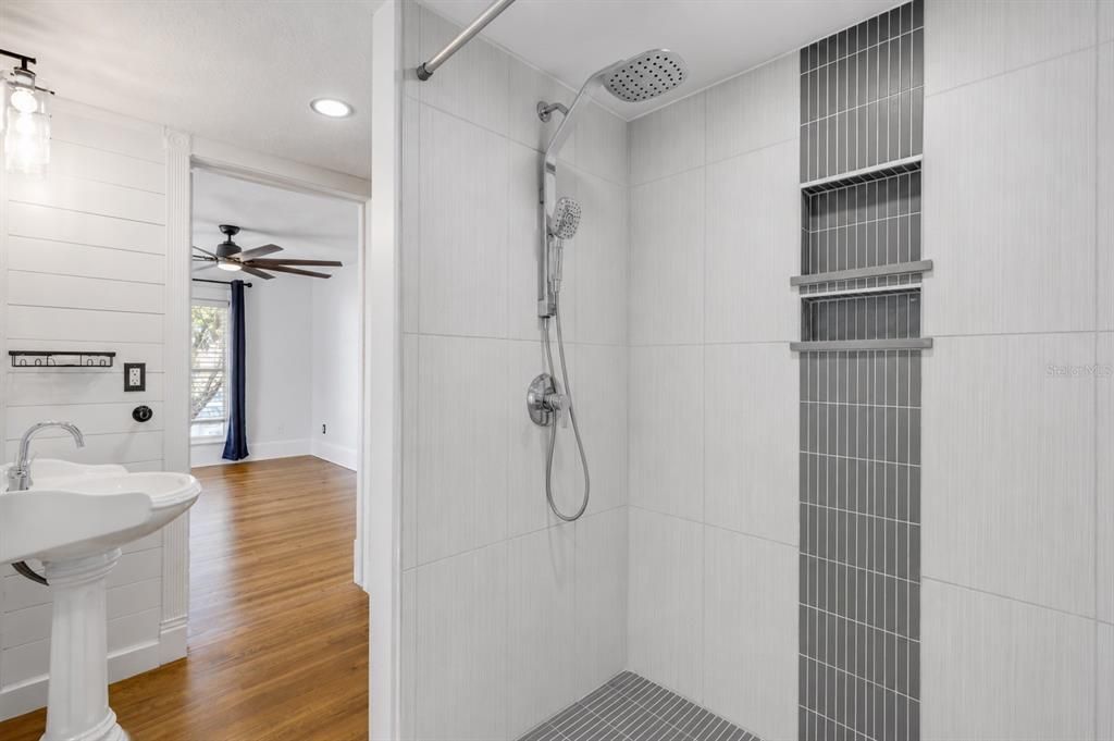 Active With Contract: $1,375,000 (4 beds, 3 baths, 2410 Square Feet)