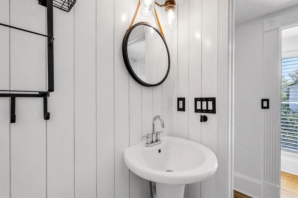 Active With Contract: $1,375,000 (4 beds, 3 baths, 2410 Square Feet)