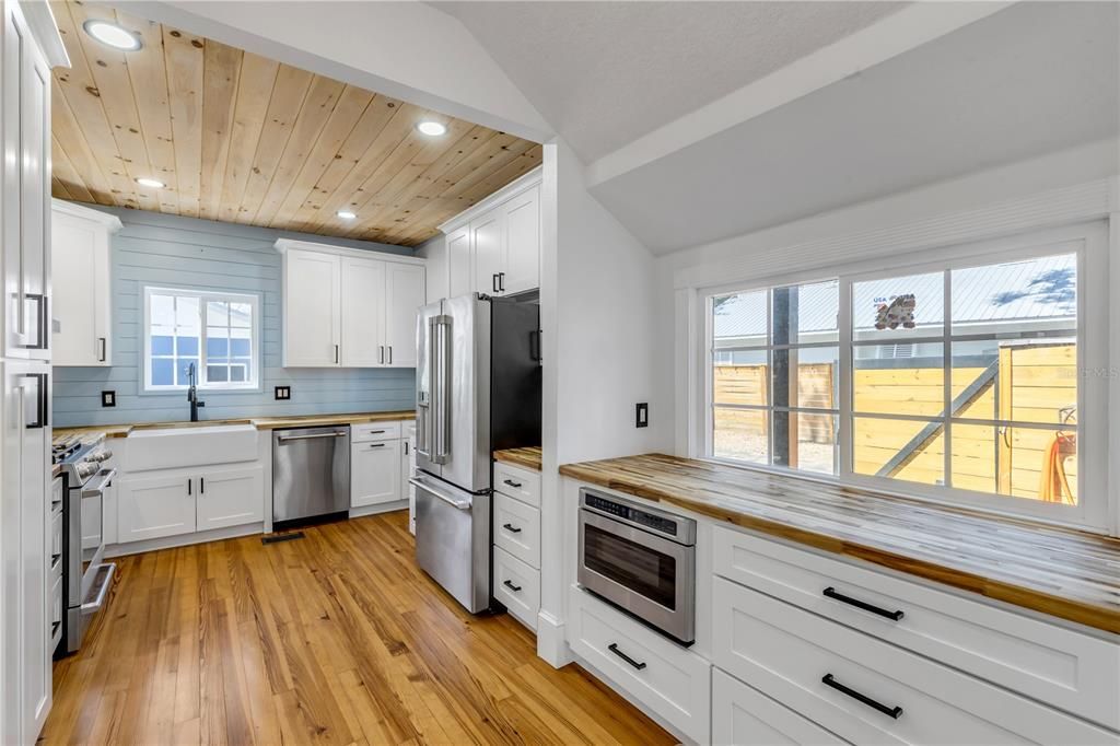 Active With Contract: $1,375,000 (4 beds, 3 baths, 2410 Square Feet)