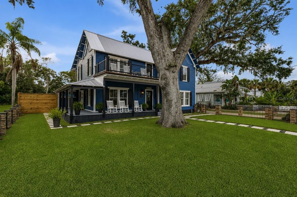 Active With Contract: $1,375,000 (4 beds, 3 baths, 2410 Square Feet)