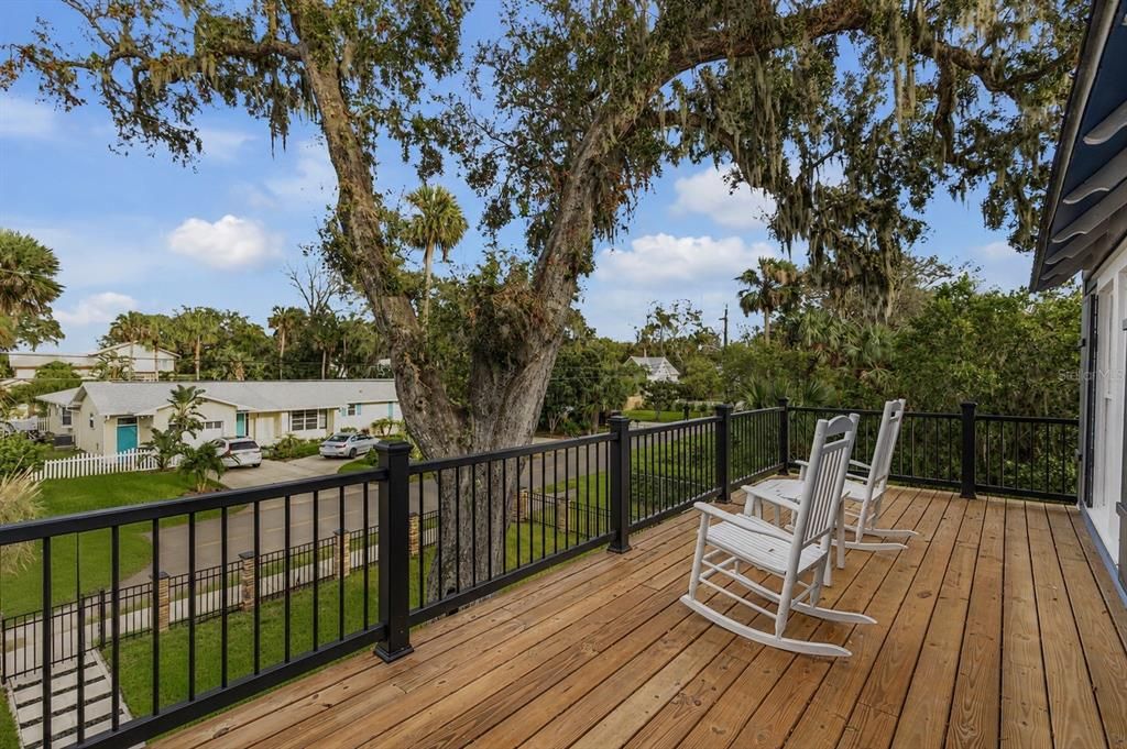 Active With Contract: $1,375,000 (4 beds, 3 baths, 2410 Square Feet)