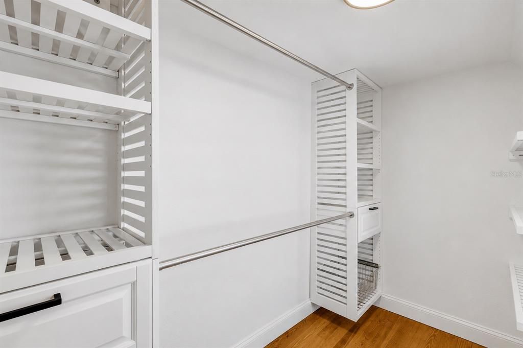 Active With Contract: $1,375,000 (4 beds, 3 baths, 2410 Square Feet)