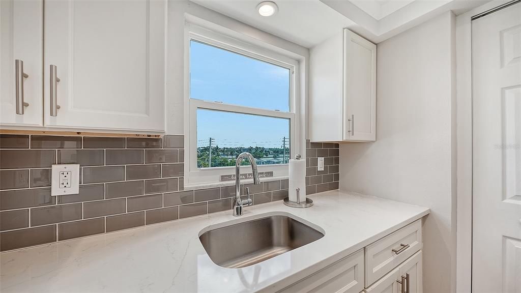 En Venta: $475,000 (2 camas, 2 baños, 867 Pies cuadrados)
