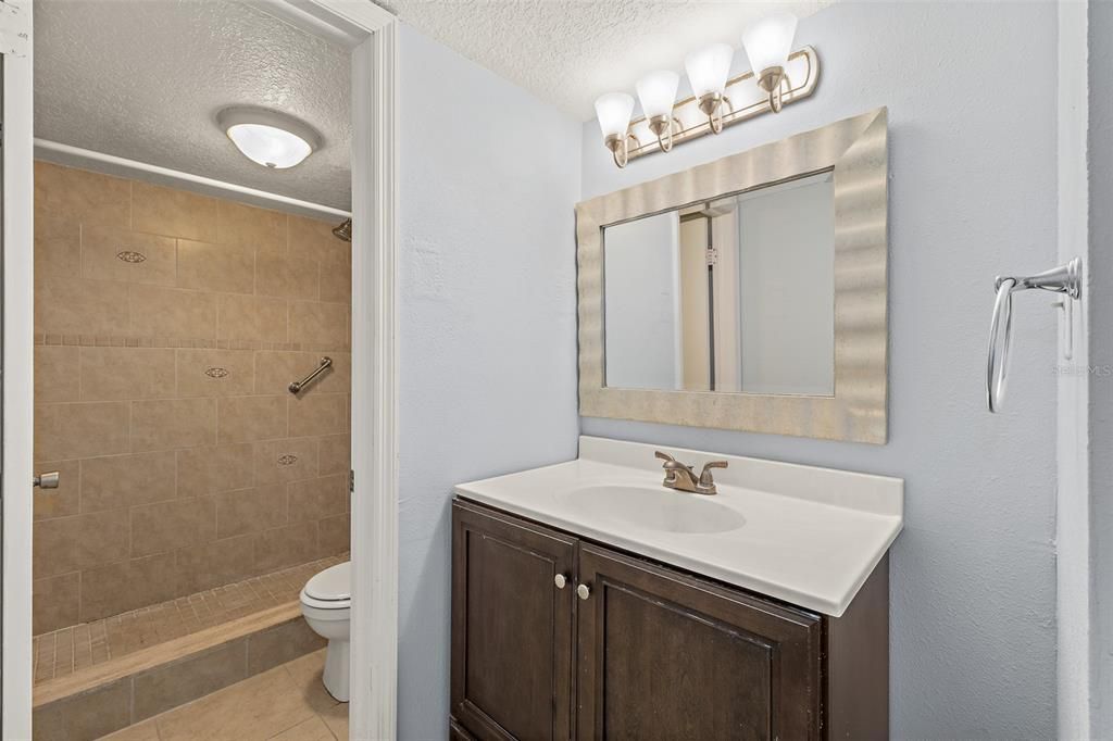 For Sale: $460,000 (2 beds, 2 baths, 1090 Square Feet)