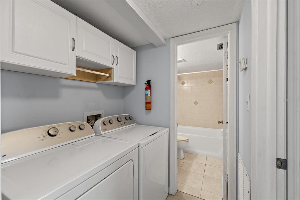 For Sale: $460,000 (2 beds, 2 baths, 1090 Square Feet)