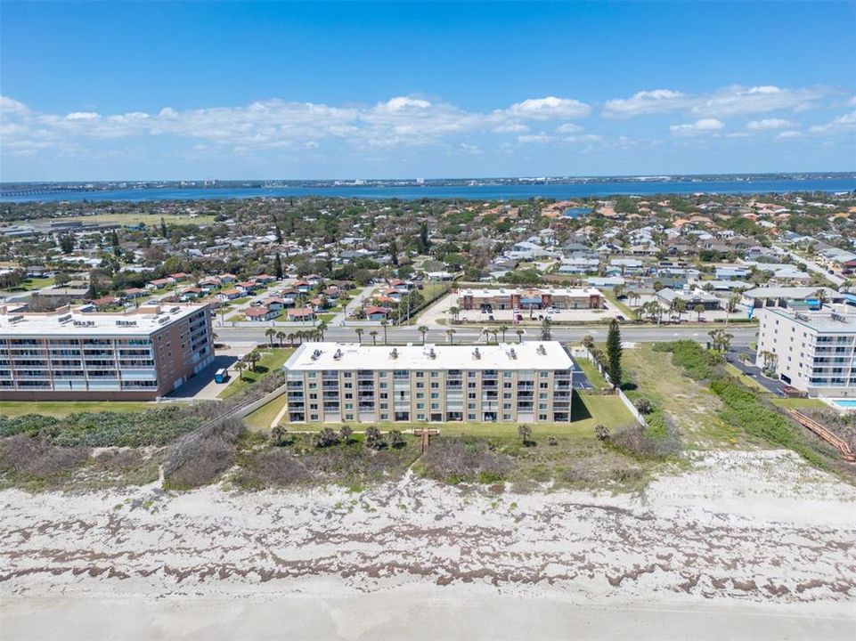 For Sale: $460,000 (2 beds, 2 baths, 1090 Square Feet)