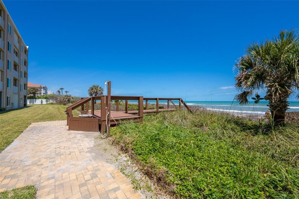 For Sale: $460,000 (2 beds, 2 baths, 1090 Square Feet)