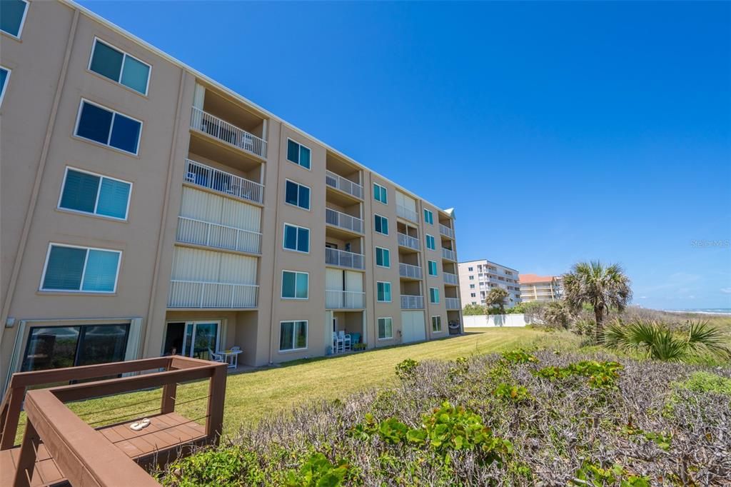 For Sale: $460,000 (2 beds, 2 baths, 1090 Square Feet)