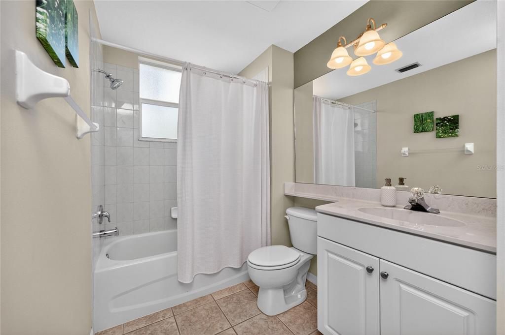 Active With Contract: $270,000 (3 beds, 2 baths, 1556 Square Feet)
