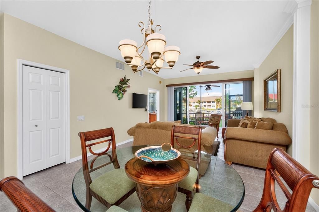 Active With Contract: $270,000 (3 beds, 2 baths, 1556 Square Feet)