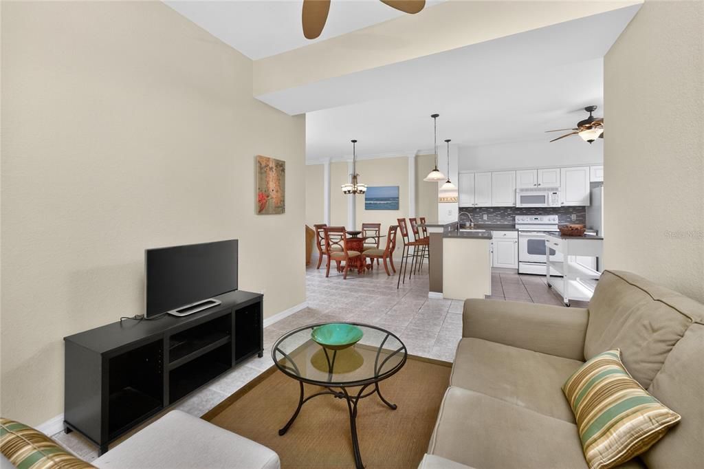 Active With Contract: $270,000 (3 beds, 2 baths, 1556 Square Feet)
