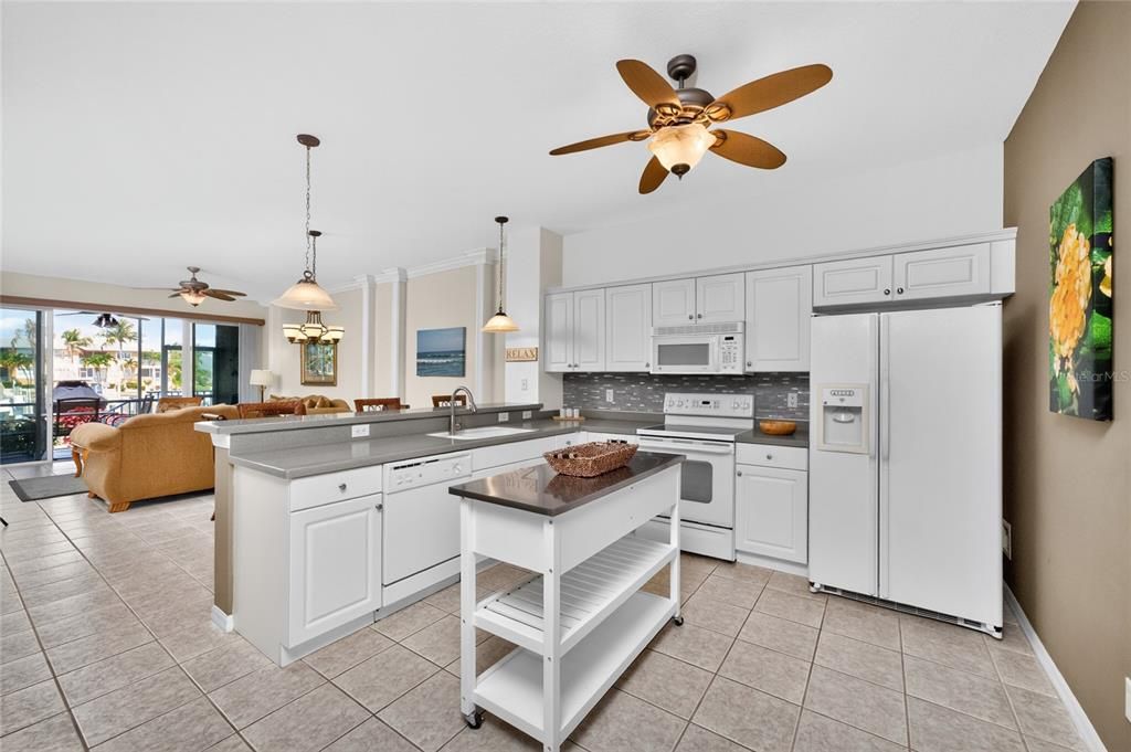 Active With Contract: $270,000 (3 beds, 2 baths, 1556 Square Feet)