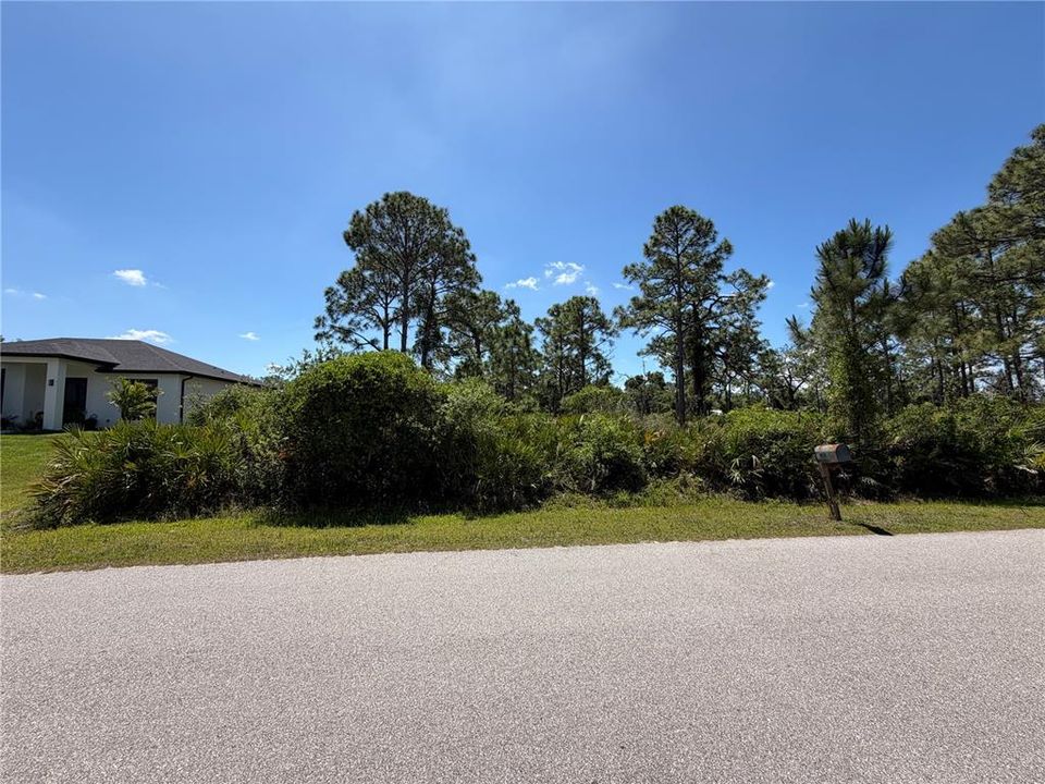 Activo con contrato: $50,900 (0.32 acres)