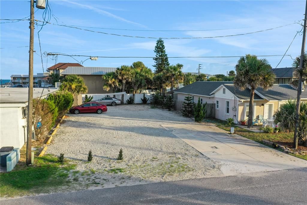 For Sale: $350,000 (0.12 acres)