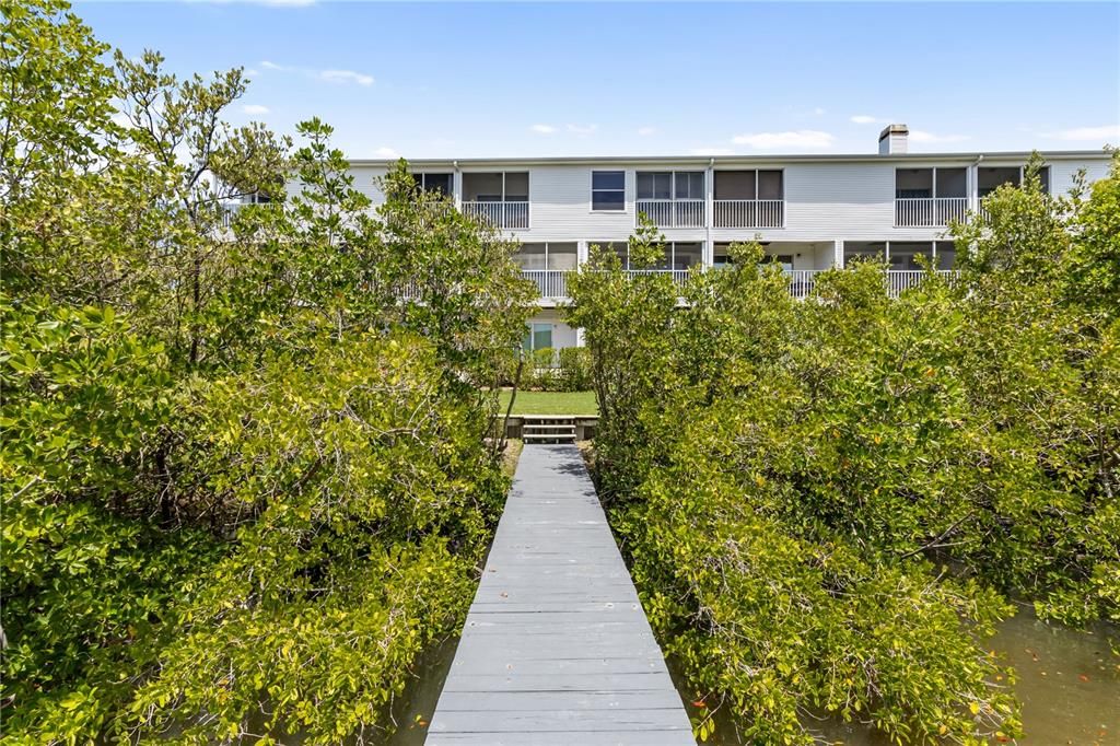 For Sale: $424,900 (3 beds, 4 baths, 2174 Square Feet)