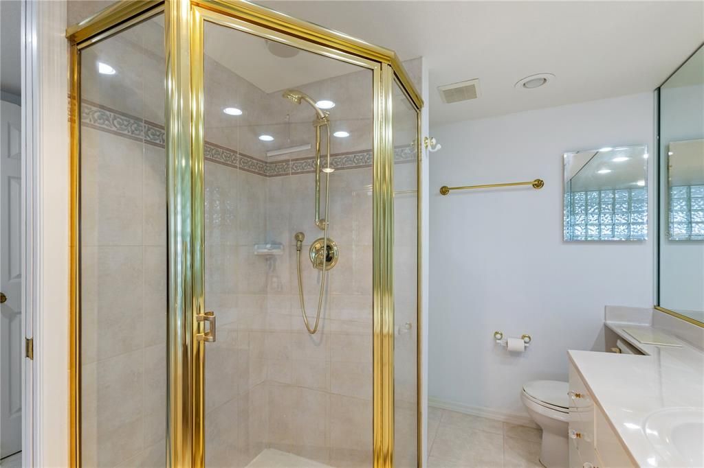 For Sale: $424,900 (3 beds, 4 baths, 2174 Square Feet)