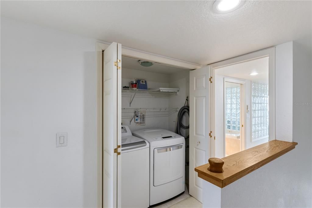 For Sale: $424,900 (3 beds, 4 baths, 2174 Square Feet)