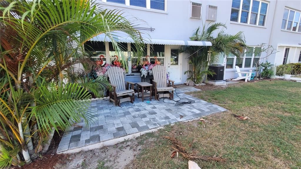 For Sale: $126,900 (1 beds, 1 baths, 1055 Square Feet)