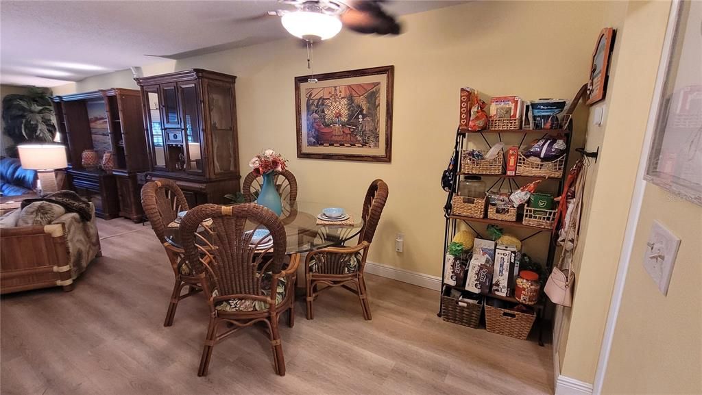 For Sale: $126,900 (1 beds, 1 baths, 1055 Square Feet)