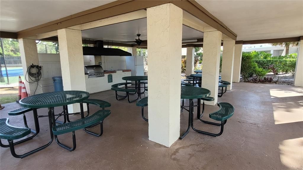 For Sale: $126,900 (1 beds, 1 baths, 1055 Square Feet)