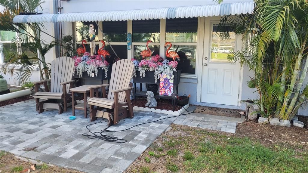 For Sale: $126,900 (1 beds, 1 baths, 1055 Square Feet)