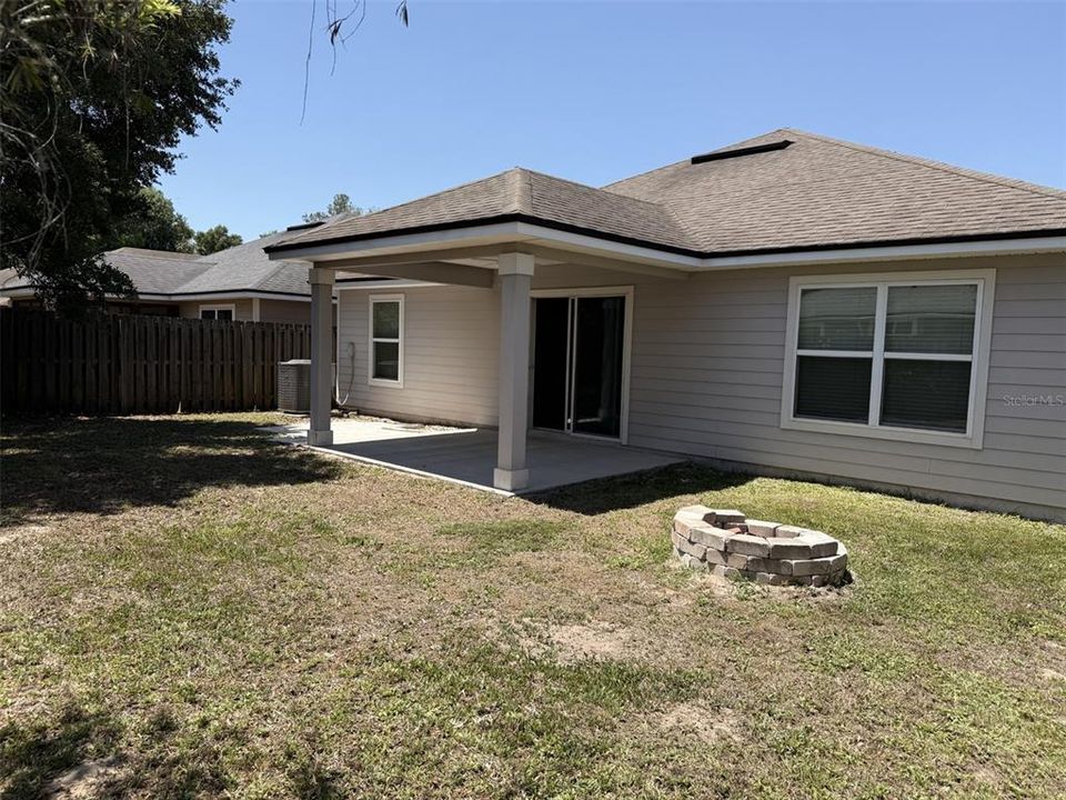 Active With Contract: $359,800 (3 beds, 2 baths, 1712 Square Feet)