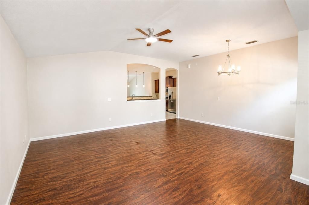 Active With Contract: $359,800 (3 beds, 2 baths, 1712 Square Feet)