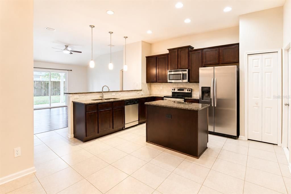 Active With Contract: $359,800 (3 beds, 2 baths, 1712 Square Feet)