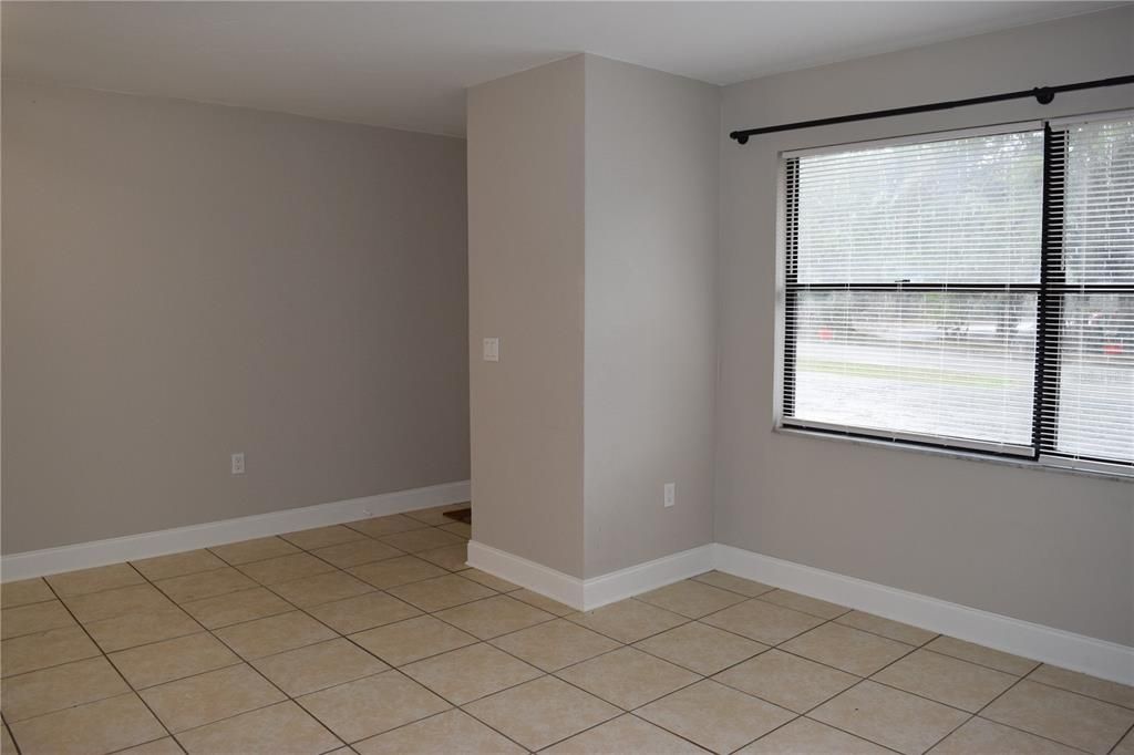 For Rent: $1,250 (2 beds, 1 baths, 3294 Square Feet)