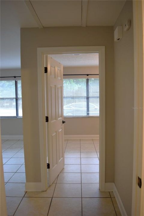 For Rent: $1,250 (2 beds, 1 baths, 3294 Square Feet)