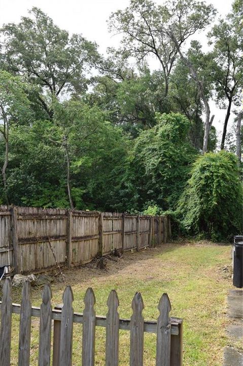 For Rent: $1,250 (2 beds, 1 baths, 3294 Square Feet)
