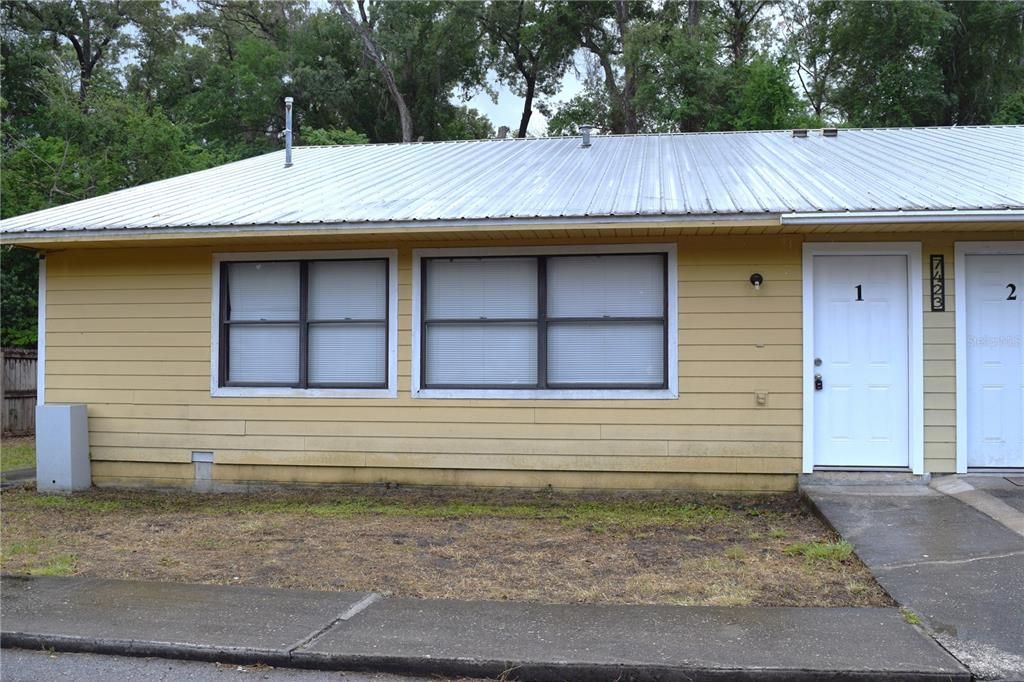 For Rent: $1,250 (2 beds, 1 baths, 3294 Square Feet)