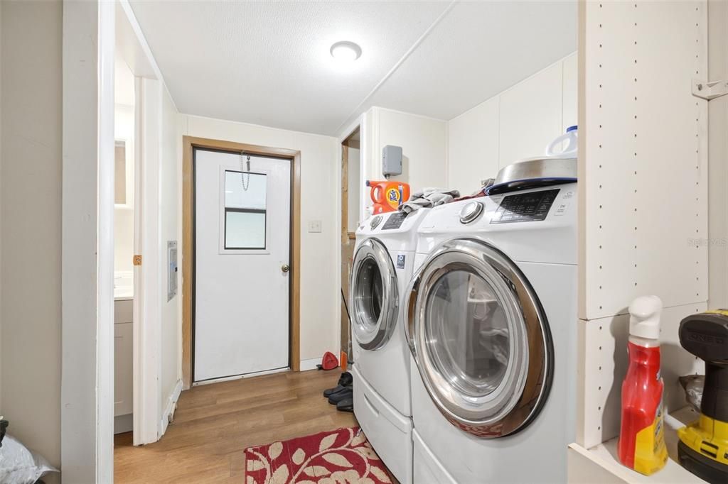 Activo con contrato: $249,900 (4 camas, 2 baños, 2052 Pies cuadrados)