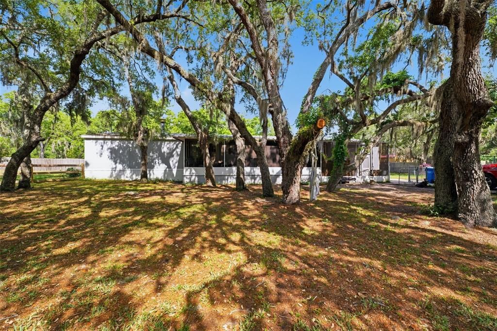 Activo con contrato: $249,900 (4 camas, 2 baños, 2052 Pies cuadrados)