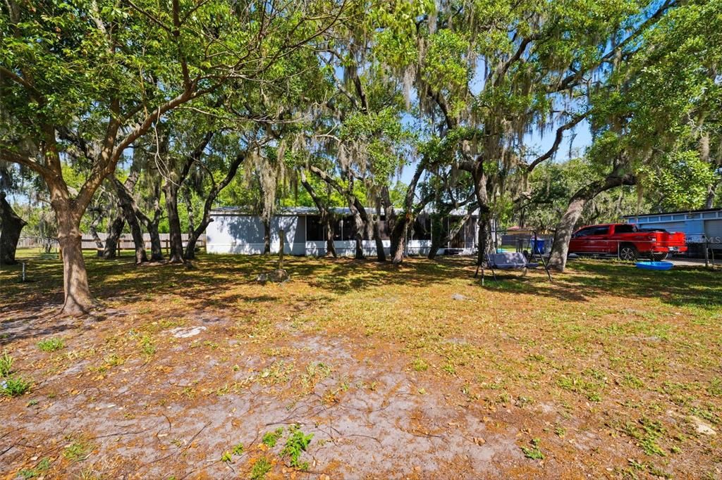 Activo con contrato: $249,900 (4 camas, 2 baños, 2052 Pies cuadrados)