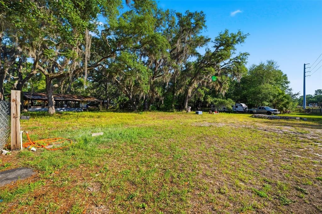 Activo con contrato: $249,900 (4 camas, 2 baños, 2052 Pies cuadrados)