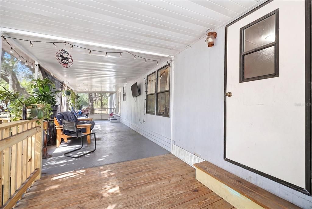 Activo con contrato: $249,900 (4 camas, 2 baños, 2052 Pies cuadrados)
