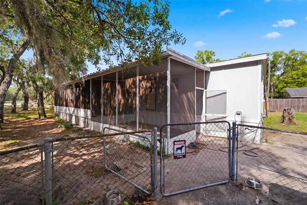 Activo con contrato: $249,900 (4 camas, 2 baños, 2052 Pies cuadrados)
