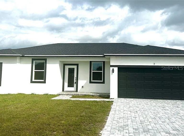 For Rent: $2,100 (4 beds, 2 baths, 1608 Square Feet)