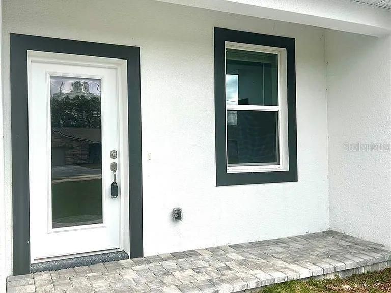 For Rent: $2,100 (4 beds, 2 baths, 1608 Square Feet)