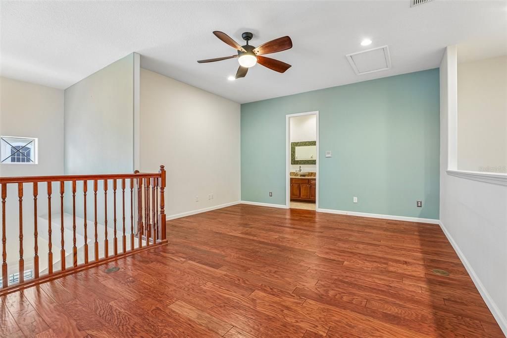 Activo con contrato: $650,000 (4 camas, 3 baños, 2732 Pies cuadrados)