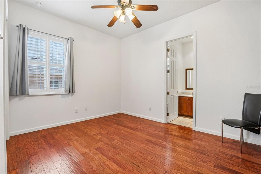 Activo con contrato: $650,000 (4 camas, 3 baños, 2732 Pies cuadrados)
